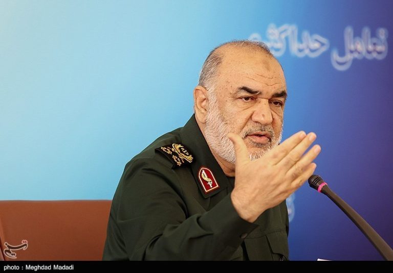 سرلشکر سلامی: ما از تحریمها عبور کردهایم/ دشمن ایمان و امید ما را هدف گرفته است