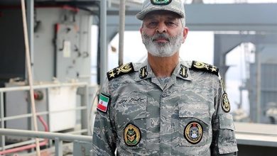 سرلشکر موسوی: نیروی دریایی ارتش ‌قاطعانه در برابر ابرقدرت‌ها می‌ایستد