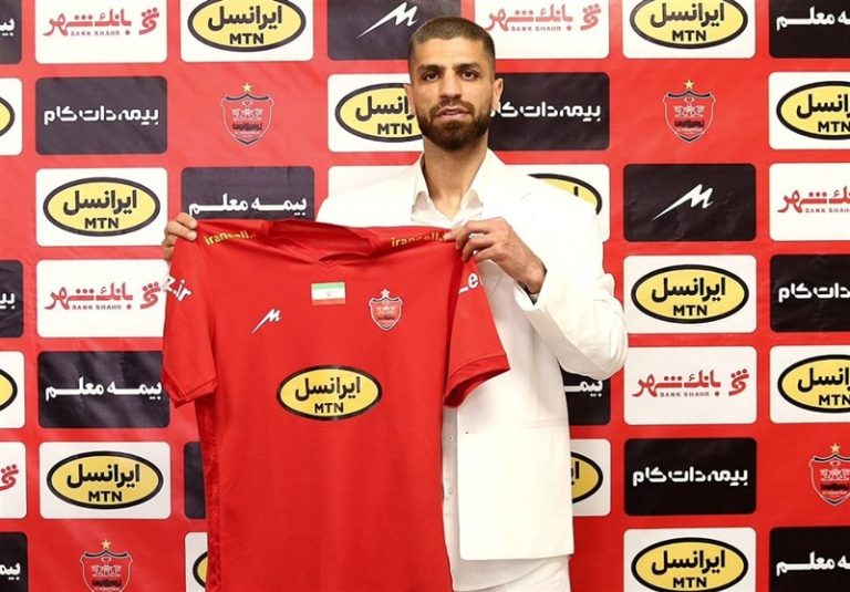 سرلک با پرسپولیس تمدید کرد + عکس
