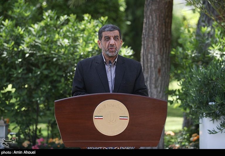 ضرغامی : اجرای طرحهای گردشگری بهعهده استانداران گذاشته میشود