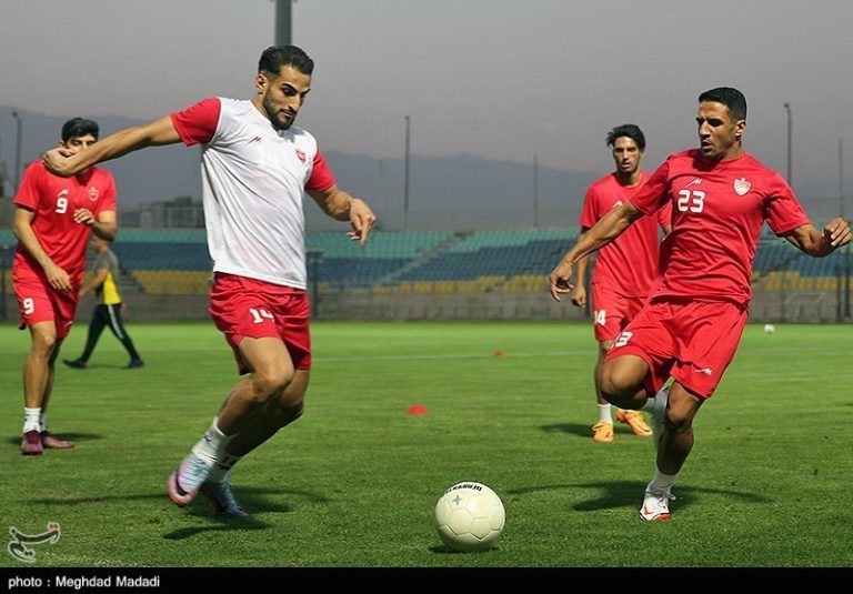 فنونیزاده: پرسپولیس هدفمند بازیکن گرفت/ رفتن آلکثیر به سپاهان اشتباه بود