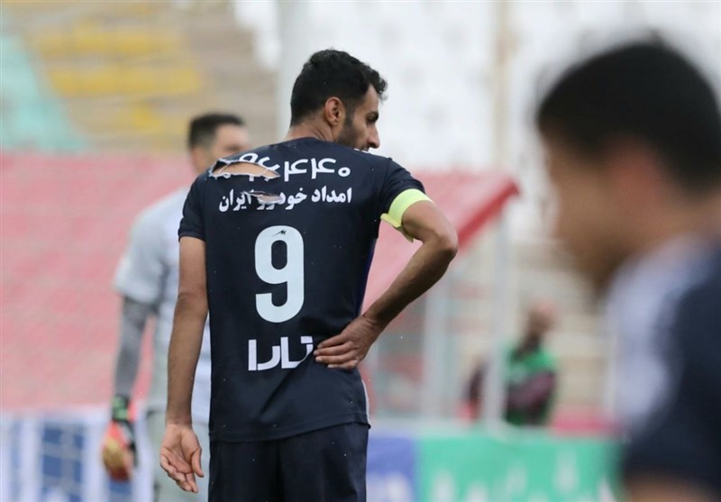 قرارداد کاپیتان پیکان تمدید شد