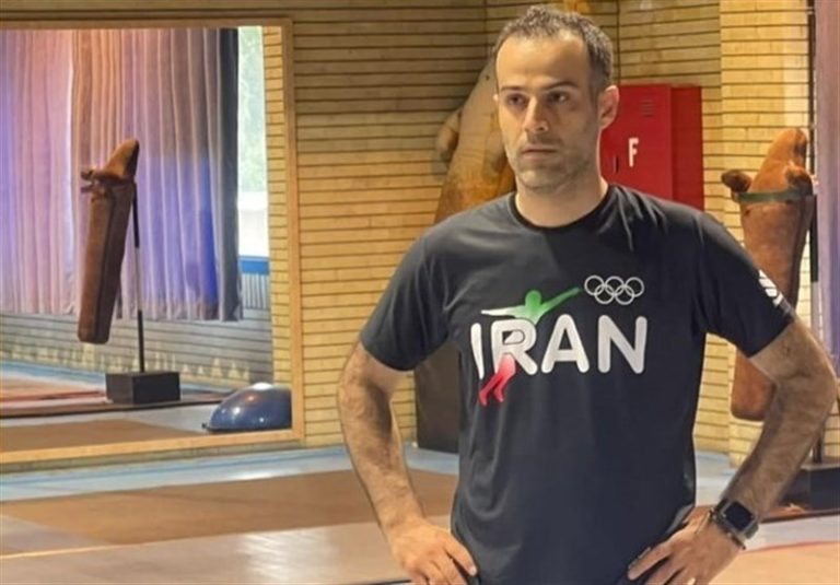 قربانی: وقتی میگوییم به سابر کمک کنید، میگویند چرا حرف زدید/ با جان ودل از شاگردانم حمایت میکنم