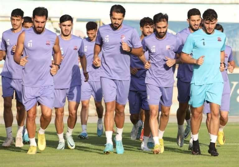 قرعهکشی لیگ برنامه نساجی را تغییر داد/ آکادمی کیا سومین حریف تدارکاتی شاگردان رحمتی