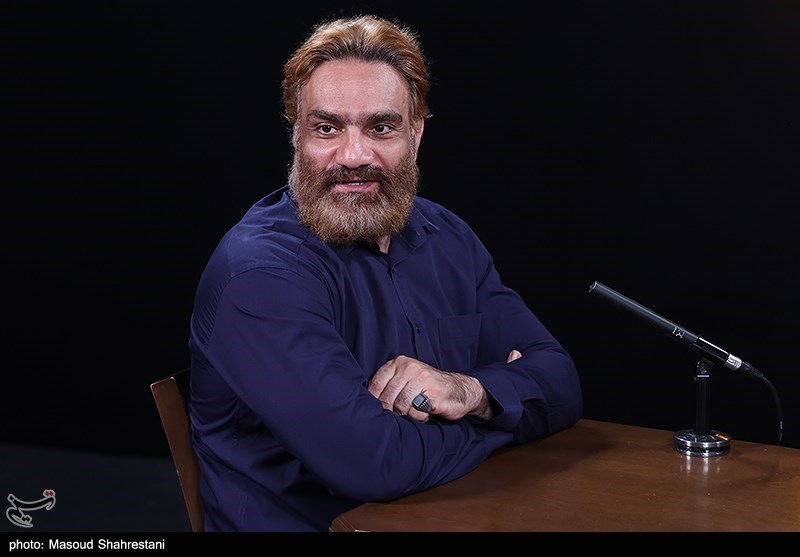 ماجرای کفش واکس زدنِ انوش معظمی در کربلا/ دیگر از اینکه مردم صدایم بزنند حرمله؛ ناراحت نمیشوم + فیلم