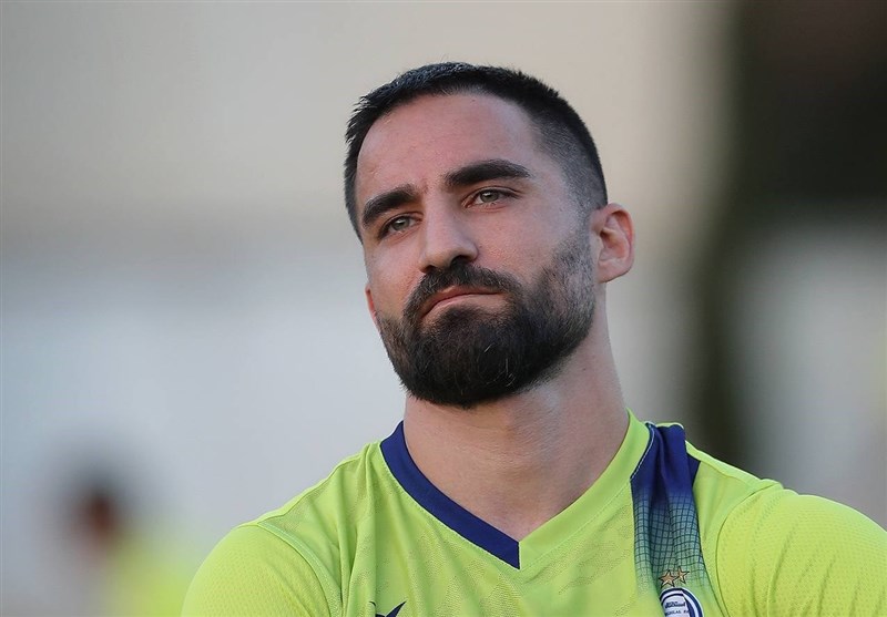 محمدی رسماً استقلالی شد/ کاهش مبلغ قرارداد مهاجم جدید آبی‌ها + عکس