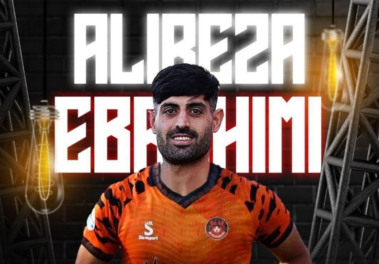مدافع سابق پرسپولیس به کرمان بازگشت