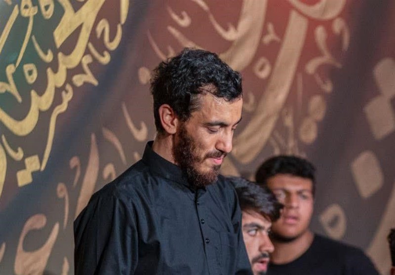 مرثیهخوانی سوزناک حاج مهدی رسولی در شب نهم محرم/ “حسین، ای آسمان مهمان توست” + فیلم