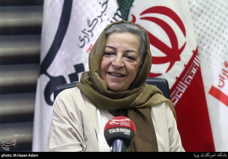 مرضیه برومند به تماشای روایت عاشقانهای از غواصان شهید نشست/ نمایش عروسکی عامل تعقل و تفکر است