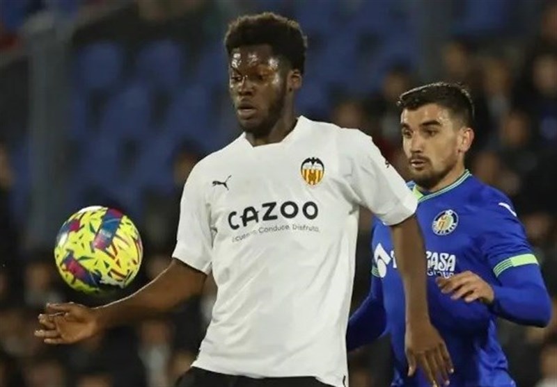 میلان با هافبک والنسیا به توافق رسید