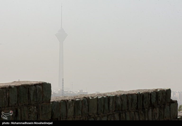 وضعیت هوای تهران ۱۴۰۲/۰۴/۲۱؛ تنفس مجدد هوای “ناسالم برای گروههای حساس” پس از ۶ روز