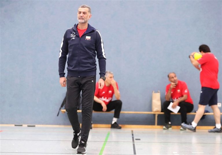 پاسخ ویزای کادر فنی والیبال نیامد! / عطایی، کارخانه و خوریانی راهی تهران میشوند