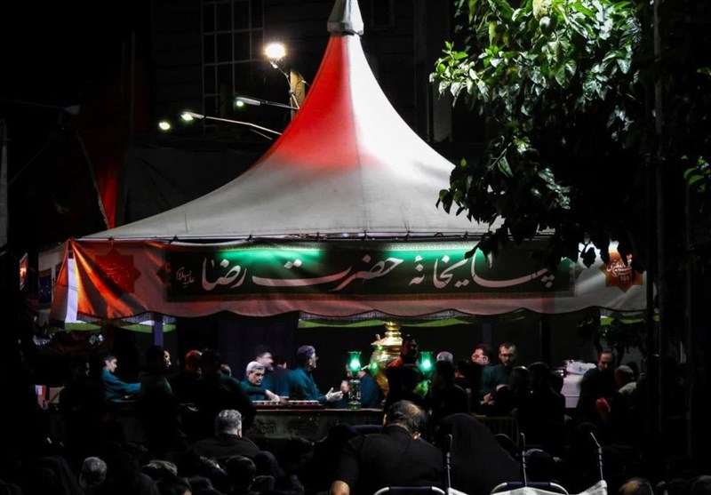 یک دهه محرم میزبان چایخانه حضرت رضا(ع) در باغ فیض تهران