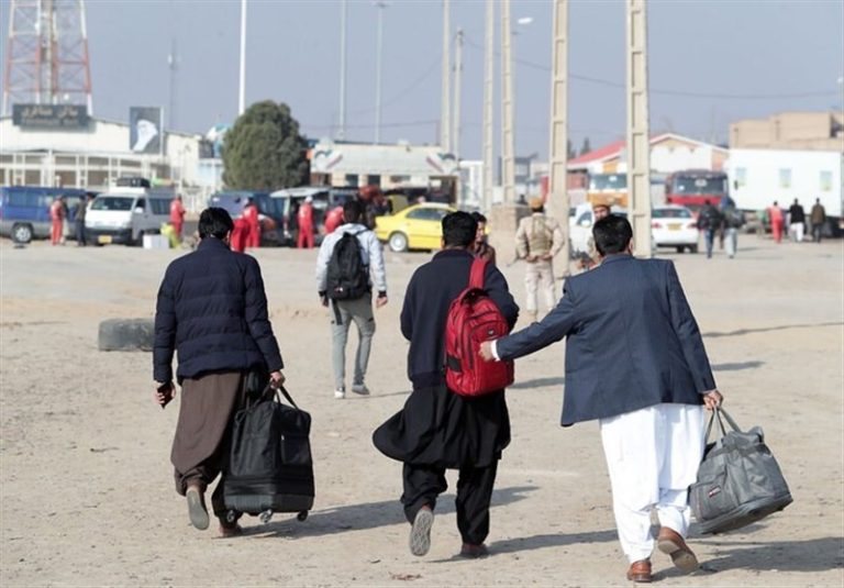 اتباع خارجی مقیم ایران میتوانند با “دفترچه اقامت” به عراق بروند