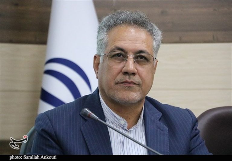 اعظمی: در برخی شهرهای کشور هر کیسه آرد ۳۰۰ تا ۴۰۰ هزار تومان خرید و فروش میشود