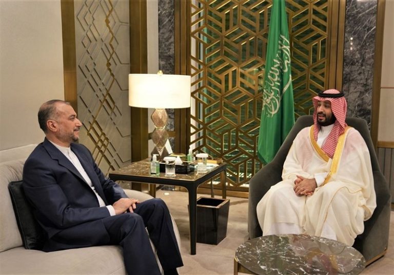 امیرعبداللهیان با بن سلمان دیدار کرد/ابلاغ سلام ولیعهد عربستان به مقام معظم رهبری و رئیس جمهور کشورمان
