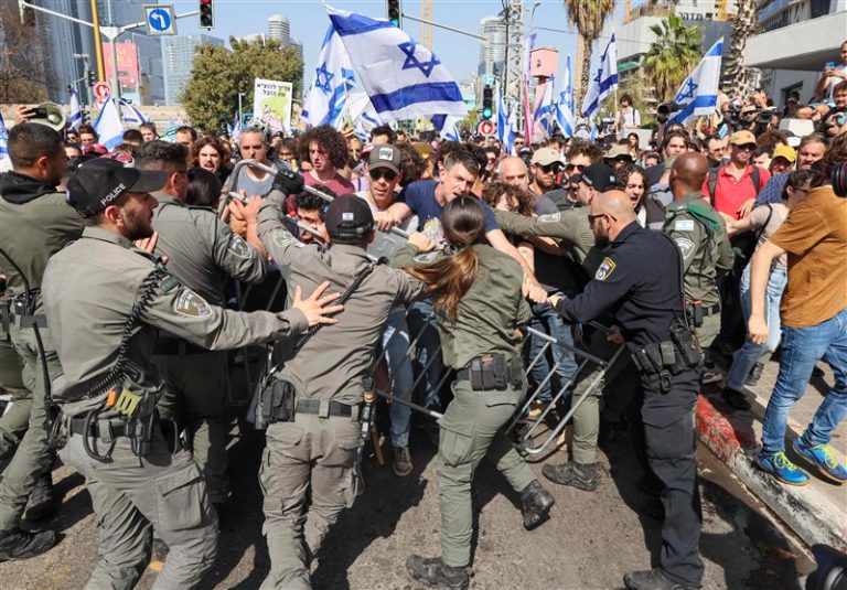 انشقاق در اسرائیل وارد مرحلهای تازه شد/ یکچهارم مخالفان نتانیاهو وارد فاز جداییطلبی شدند