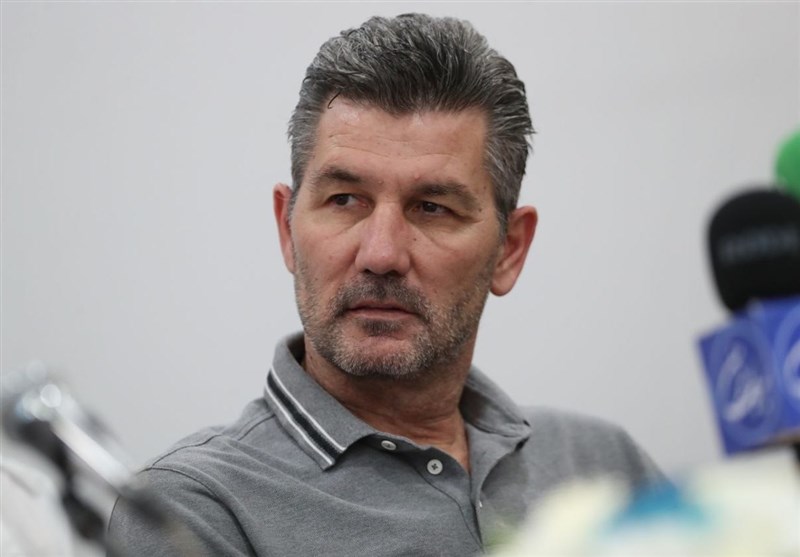 اوزونیدیس: کسانی تاریخ را میسازند که به جنگ میروند نه غایبان/ از کادر فنی نساجی عذرخواهی میکنم!