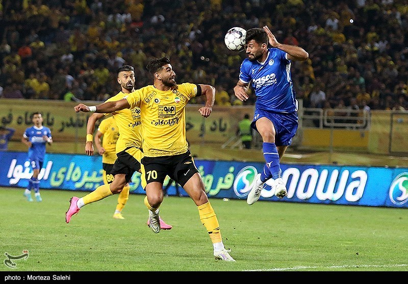 اکبری: سپاهان مقابل استقلال در حد مدعی قهرمانی نبود/ نکونام برای مهاجمانش رقیب بتراشد