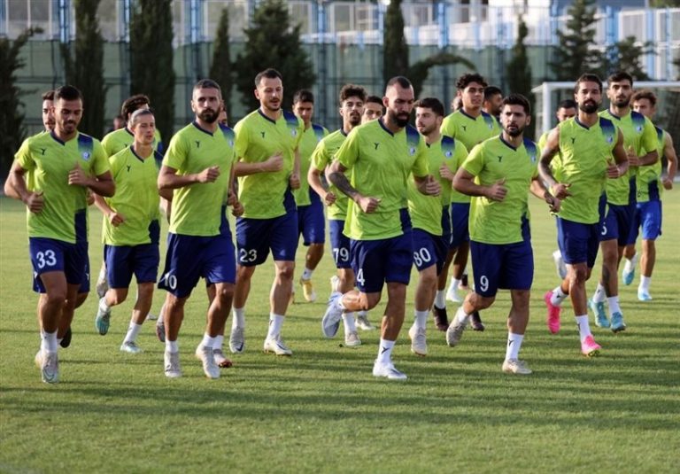 بحران استقلال در هفته اول لیگ برتر/ نکونام و چند بازیکن قرارداد ندارند!