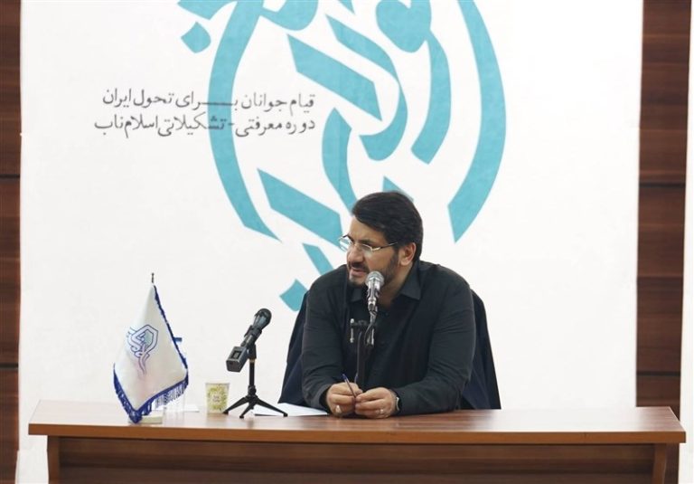 بذرپاش در جمع دانشجویان: دولت با جداسازی وزارت مسکن و راه مخالف است