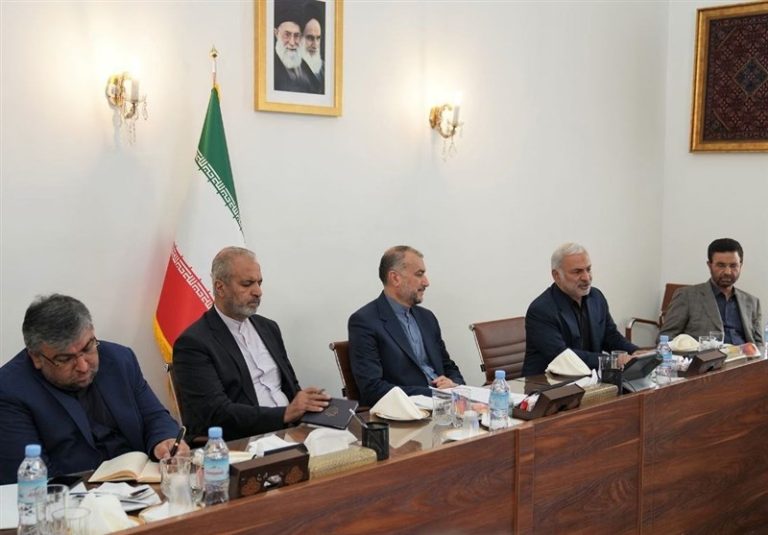 بررسی مذاکرات رفع تحریمها در نشست اعضای کمیسیون امنیت ملی مجلس با امیرعبداللهیان