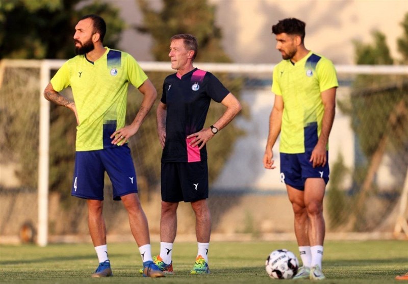 برگزاری تمرین استقلال با حضور طالبلو