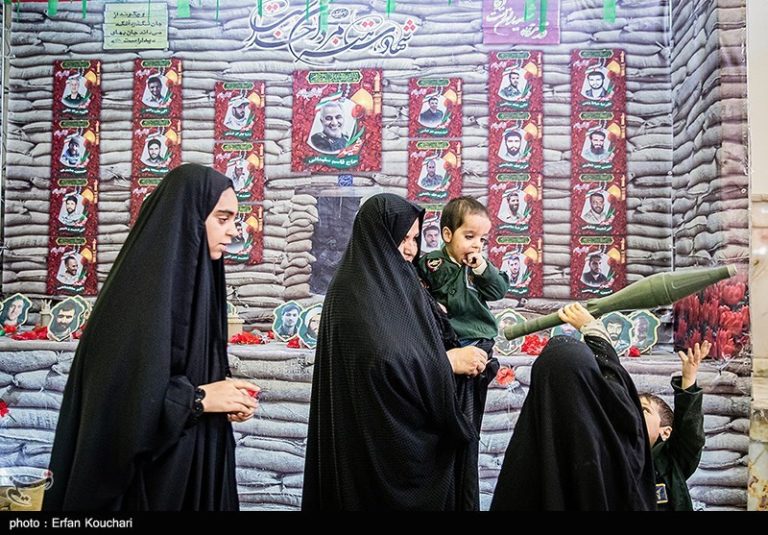 بزرگداشت شهدای مدافع حرم در رادیو/ امیرحسین مدرس در برنامه «سرباز وطن» اجرا میکند