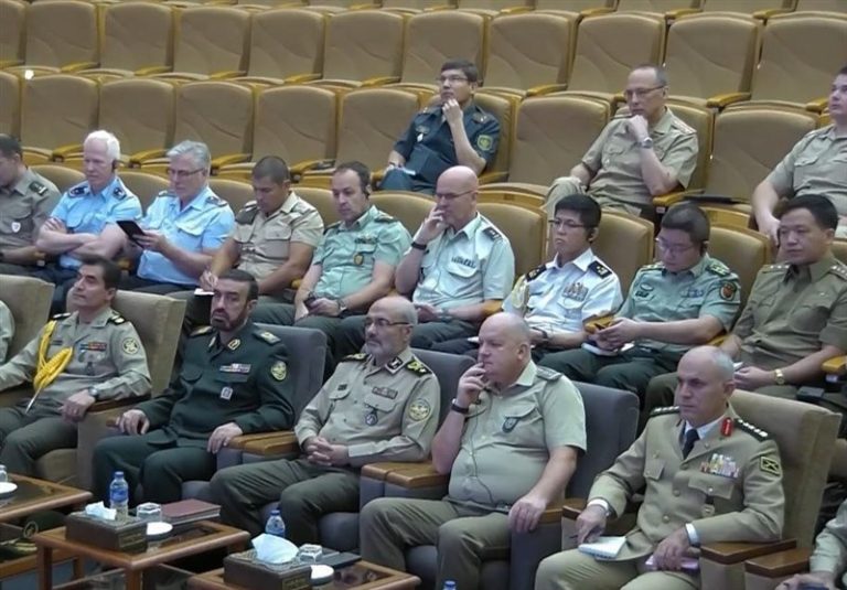 تشریح نحوه مقابله با سرقت نفت ایران توسط آمریکا در اجلاس وابستگان نظامی خارجی
