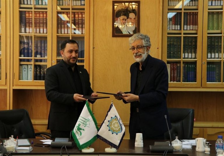 تفاهمنامه همکاری میان کانون زبان ایران و بنیاد سعدی امضا شد