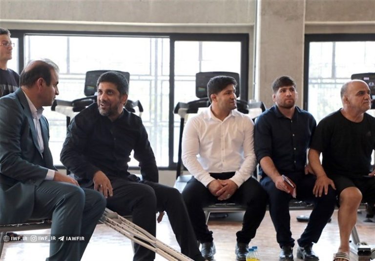 تقدیر دبیر از مدیری که ۲۱ کشتیگیر و ۳ مربی لیگ برتری را استخدام کرد