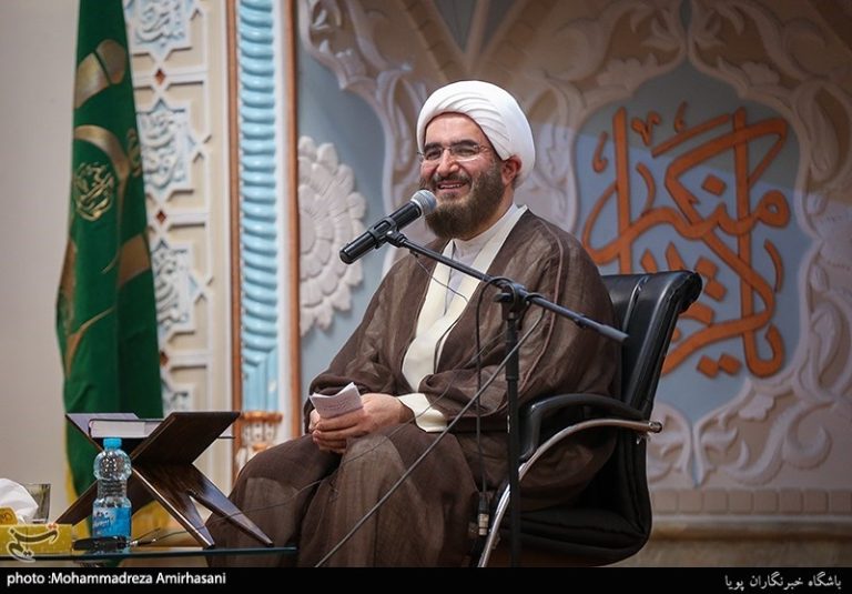 حاج علی اکبری در دیدار با طلاب فعال در فضای مجازی: تبلیغ امور دینی باید علمی شود