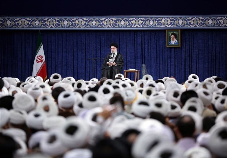 حوزویان باید برای «رفع نگرانی امام خامنهای» درباره تبلیغ، تلاش کنند