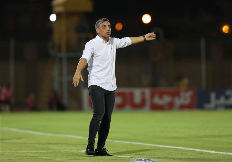 خطیبی: ۳ بر یک باختیم اما برد حق تیم ما بود نه سپاهان/ پیکان بهترین فوتبال ایران را انجام میدهد!