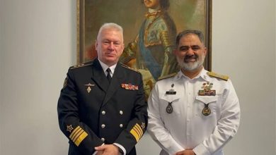 دریادار ایرانی با فرمانده نیروی دریایی روسیه دیدار کرد