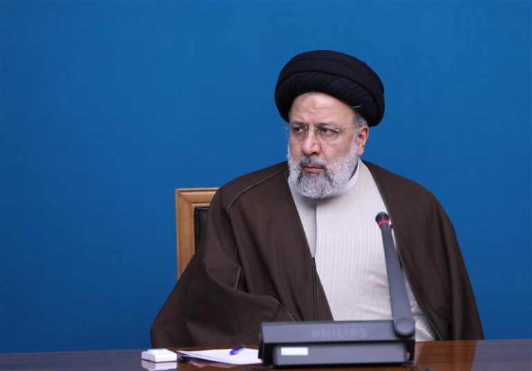 رئیسی: باید همه برای تقویت نهاد خانواده تلاش کنیم/ منتقدین را «بیشناسنامه» نمیخوانیم