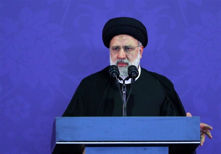 رئیسی: تاکنون هرجا کار را به مردم سپردیم، موفقیت داشتهایم
