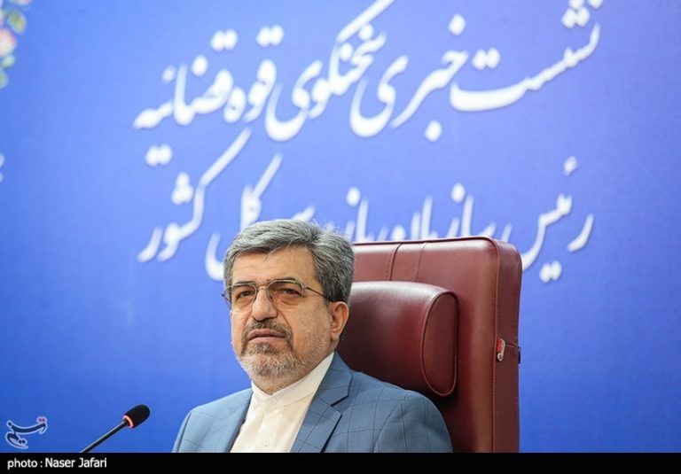رسانههای خارجی حادثه تروریستی شاهچراغ را توجیه و عادیسازی میکنند