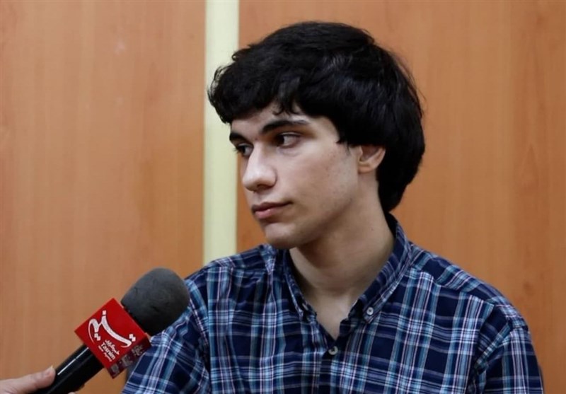 رمز موفقیت رتبه یک کنکور زبان/ به پایه زبانی خودم تکیه کردم/ فضای آرام برای مطالعه داشتم