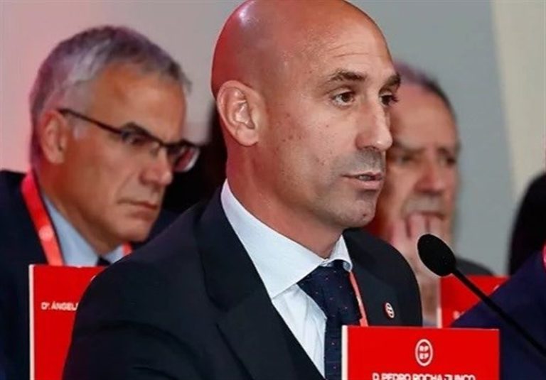 روبیالس استعفا نکرد و جواب منتقدانش را داد