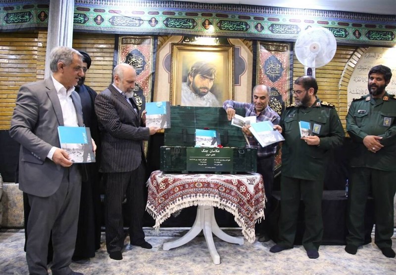 رونمایی از کتاب عکس کاظم اخوان در بنیاد فرهنگی روایت فتح