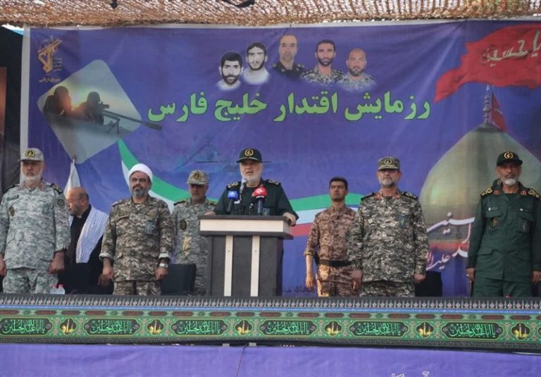 سرلشکر سلامی در رزمایش دریایی سپاه: تا دست رزمندگان روی ماشه است کشور ایمن خواهد بود