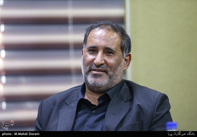 شعر علیرضا قزوه در محکومیت قرآن‌سوزی