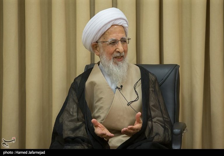 عالم بیعمل گرفتار دشمن داخلی است