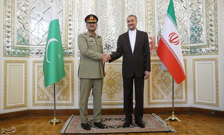 فرمانده ارتش پاکستان: امنیت ایران را امنیت خودمان می‌دانیم