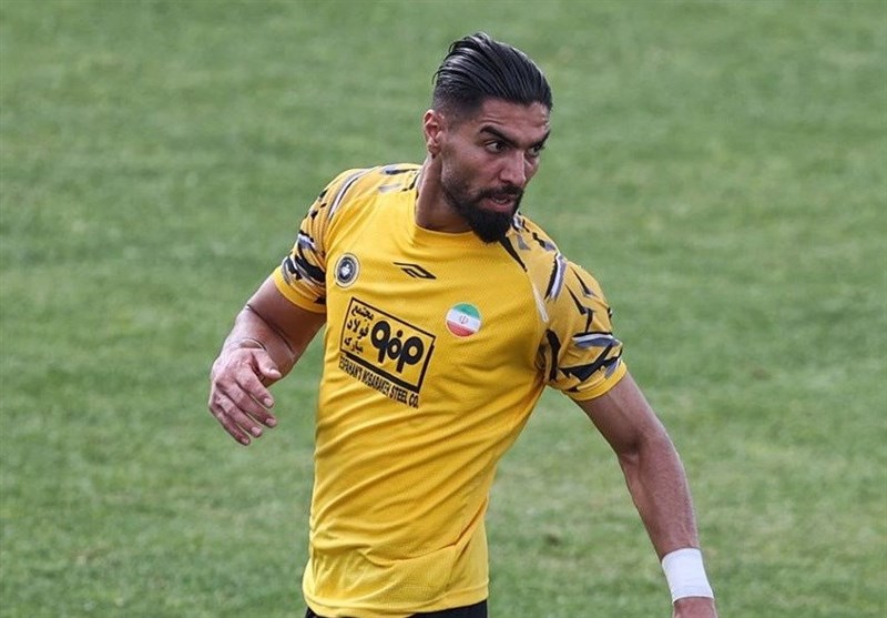 مالک باشگاه تراکتور مدعی شد؛ قرارداد ۵۳ میلیاردی اسدی با سپاهان + فیلم