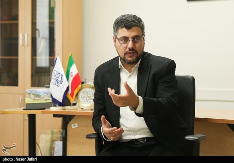 مدیرکل بورس و اعزام دانشجویان: ۱۰۰هزار ایرانی خارج از کشور تحصیل میکنند/ «کانکت» در تلاش برای بازگشت نخبگان