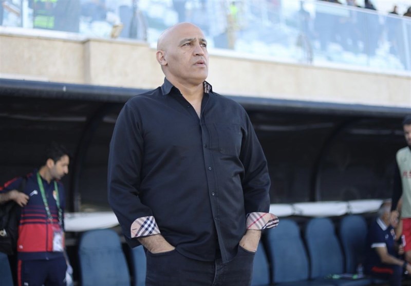 همصدایی هواداران صنعت نفت و فولاد در شعار علیه منصوریان!