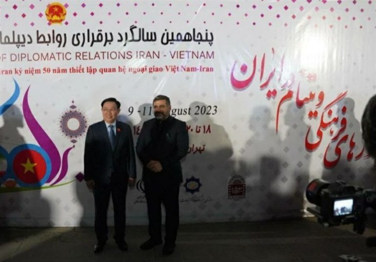 وزیر ارشاد: آماده همکاری مشترک با ویتنام در زمینه سینما هستیم