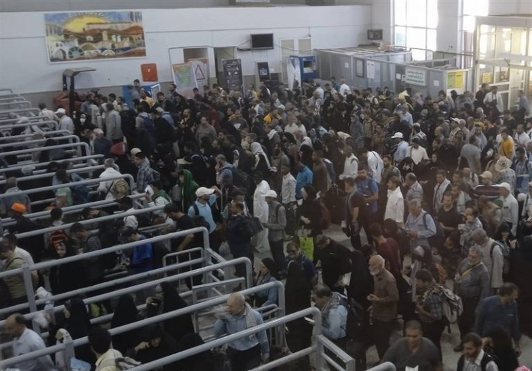 پلیس: زائران اربعین تا گذرنامهها آنها مُهر نشده از مرز خارج نشوند